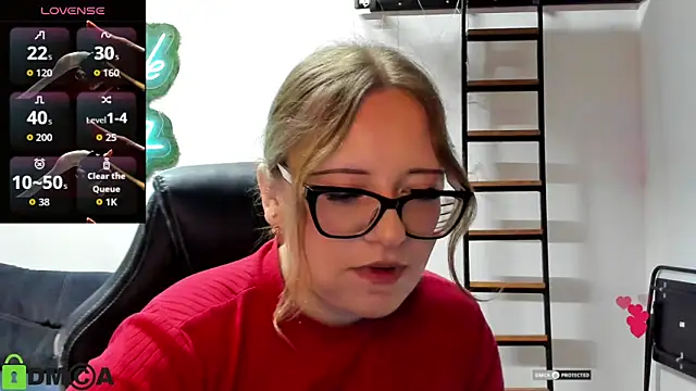 JuliNy x online show from June 7, 2026, 12:53 pm