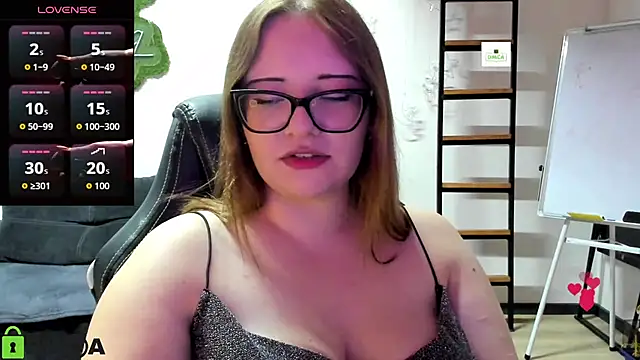 JuliNy x online show from July 20, 2026, 12:29 pm