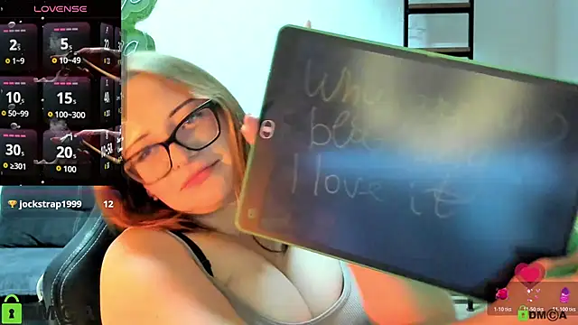JuliNy x online show from July 28, 2026, 7:39 pm