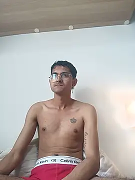 Snapshot of xanderlover chatting on June 2, 2026, 5:37 pm xanderlover online show from June 2, 2026, 5:37 pm