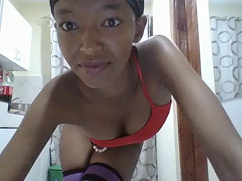 Snapshot of Miss_lavagirl chatting on June 18, 2026, 5:17 pm Miss lavagirl online show from June 18, 2026, 5:17 pm