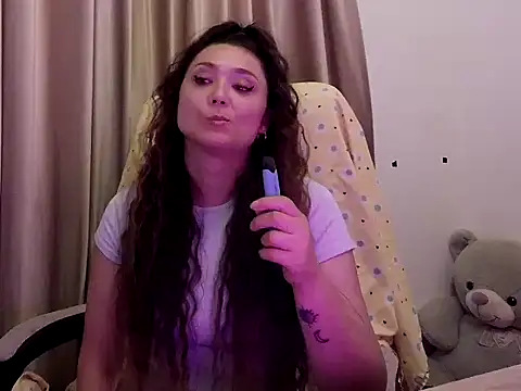 Snapshot of Lola_Creolla chatting on May 27, 2026, 11:29 am Lola Creolla online show from May 27, 2026, 11:29 am
