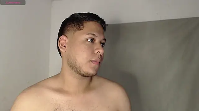 Snapshot of nicolas_cr1 chatting on June 6, 2026, 9:08 pm nicolas cr1 online show from June 6, 2026, 9:08 pm