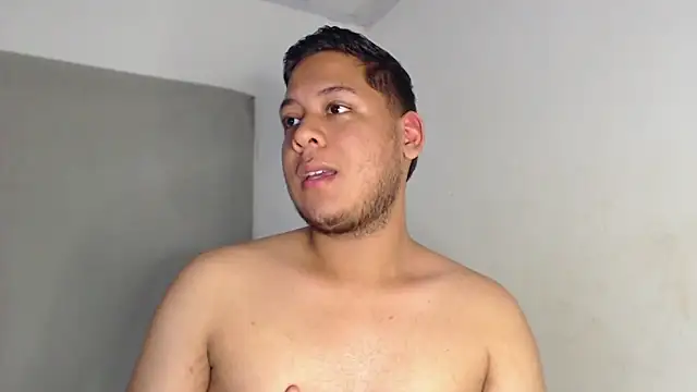 Snapshot of nicolas_cr1 chatting on June 17, 2026, 8:21 pm nicolas cr1 online show from June 17, 2026, 8:21 pm