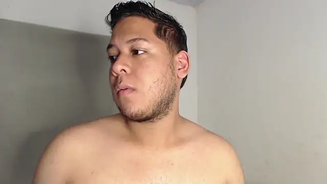 Snapshot of nicolas_cr1 chatting on June 23, 2026, 12:19 am nicolas cr1 online show from June 23, 2026, 12:19 am