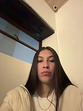 EliiVayne online show from June 13, 2026, 1:47 am