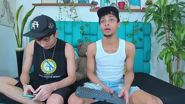 STRANGER BOYS online show from July 21, 2026, 11:18 pm