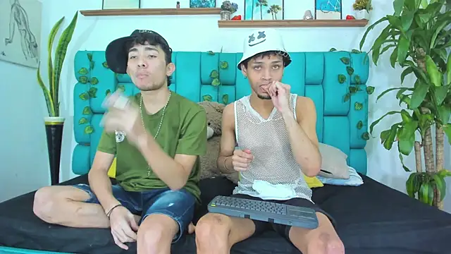 STRANGER BOYS online show from July 25, 2026, 11:13 pm