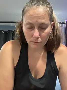 amberhotts2025 online show from June 24, 2026, 12:53 am