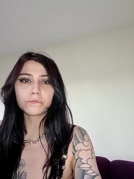 Snapshot of alynnafem chatting on June 18, 2026, 10:47 pm alynnafem online show from June 18, 2026, 10:47 pm