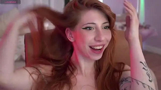 Mia Daddysgirl  online show from July 28, 2026, 3:21 pm