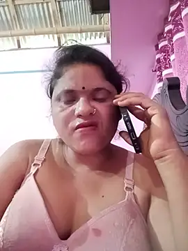 Snapshot of Maya_Vabi chatting on June 5, 2026, 4:41 am Maya Vabi online show from June 5, 2026, 4:41 am