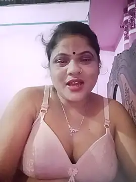 Snapshot of Maya_Vabi chatting on June 14, 2026, 9:17 pm Maya Vabi online show from June 14, 2026, 9:17 pm