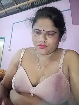 Snapshot of Maya_Vabi chatting on June 18, 2026, 2:54 pm Maya Vabi online show from June 18, 2026, 2:54 pm