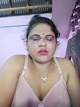 Snapshot of Maya_Vabi chatting on June 30, 2026, 10:44 pm Maya Vabi online show from June 30, 2026, 10:44 pm