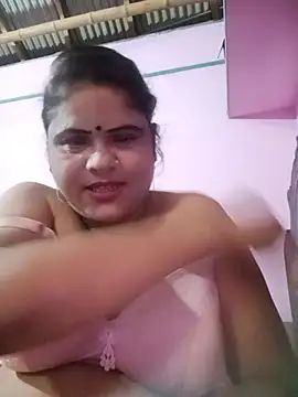 Snapshot of Maya_Vabi chatting on July 11, 2026, 2:53 pm Maya Vabi online show from July 11, 2026, 2:53 pm