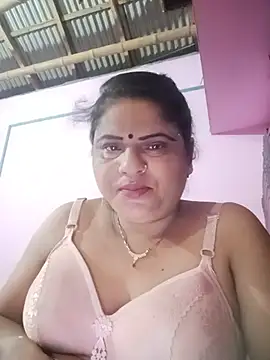 Snapshot of Maya_Vabi chatting on July 12, 2026, 2:52 pm Maya Vabi online show from July 12, 2026, 2:52 pm