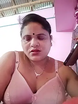 Snapshot of Maya_Vabi chatting on July 13, 2026, 9:01 am Maya Vabi online show from July 13, 2026, 9:01 am