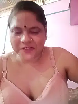 Snapshot of Maya_Vabi chatting on July 16, 2026, 7:47 am Maya Vabi online show from July 16, 2026, 7:47 am
