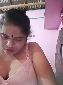 Snapshot of Maya_Vabi chatting on July 19, 2026, 11:41 pm Maya Vabi online show from July 19, 2026, 11:41 pm