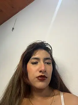 velariasoft  online show from June 18, 2026, 5:06 pm