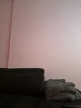 gymgirllaura online show from July 28, 2026, 8:52 pm