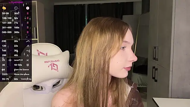 OpheliaVoss online show from July 14, 2026, 6:24 pm