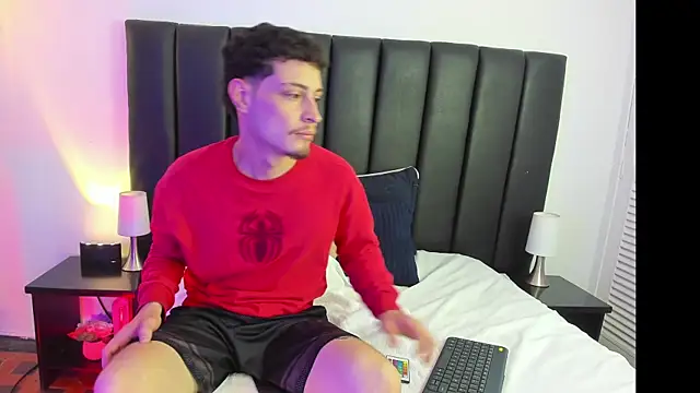 Alexlux1 online show from May 28, 2026, 7:22 pm