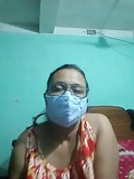 MoonLusty online show from July 1, 2026, 12:18 pm