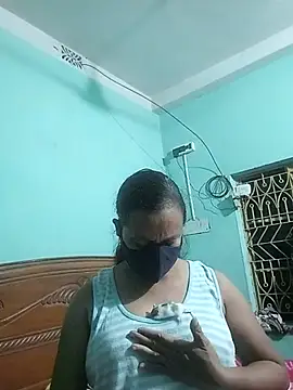MoonLusty online show from July 26, 2026, 4:58 pm
