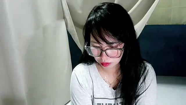 honey kawai online show from June 9, 2026, 1:28 am
