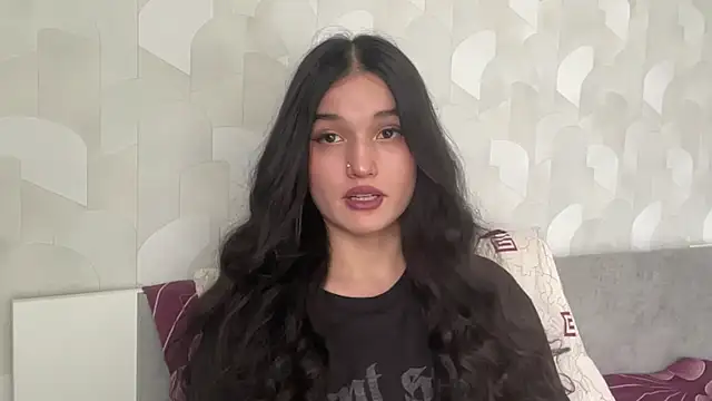 LisetteParajon online show from July 22, 2026, 5:21 am