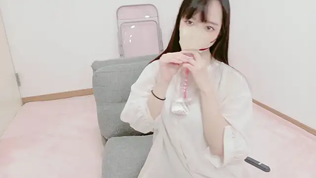 Snapshot of Hikari__o00 chatting on June 10, 2026, 12:44 am Hikari o00 online show from June 10, 2026, 12:44 am