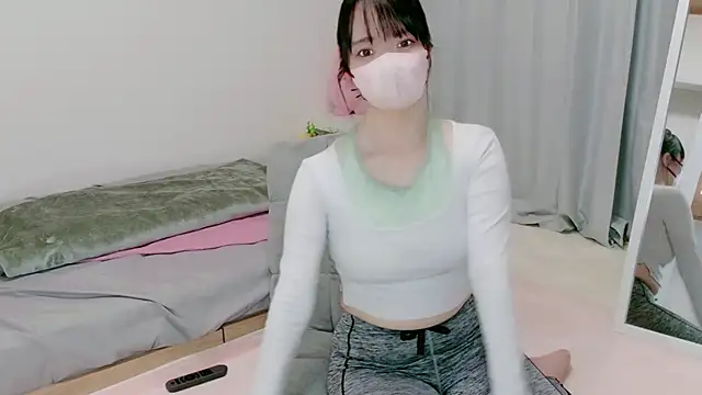 Snapshot of Hikari__o00 chatting on July 1, 2026, 11:04 pm Hikari o00 online show from July 1, 2026, 11:04 pm