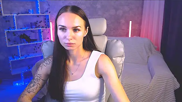 NicoleMerz online show from July 23, 2026, 5:33 pm