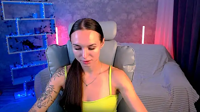 NicoleMerz online show from July 28, 2026, 7:39 pm