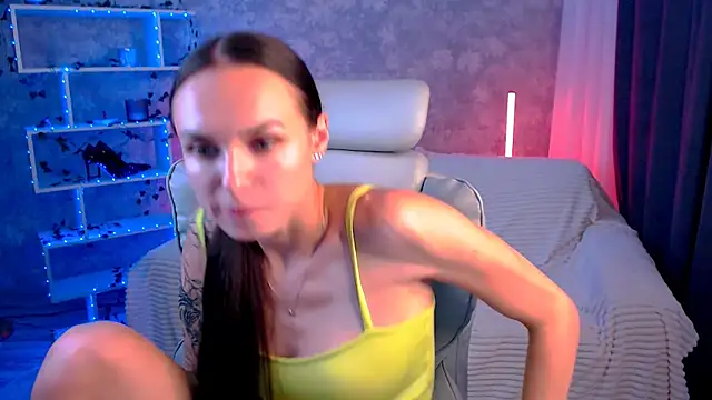 NicoleMerz online show from July 28, 2026, 9:14 pm