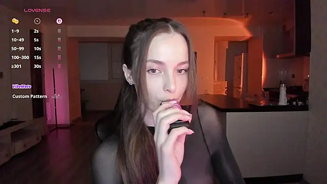 Snapshot of irisskiss chatting on July 9, 2026, 8:13 pm irisskiss online show from July 9, 2026, 8:13 pm