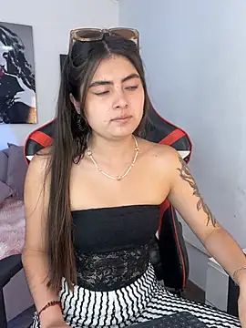 Noa bunny  online show from July 28, 2026, 9:03 pm
