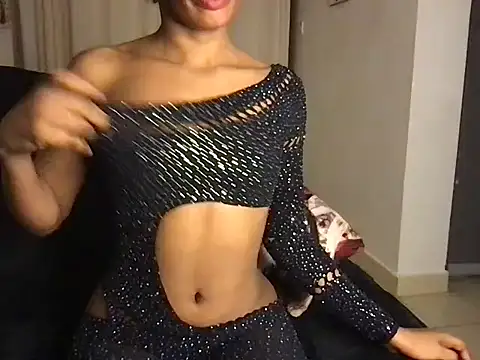 kiki sexxy online show from July 4, 2026, 8:37 pm