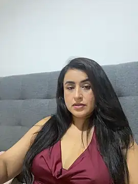 MADAMELUNAXXX online show from June 13, 2026, 1:36 am