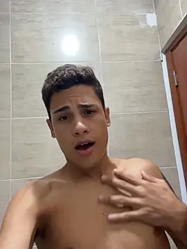Luxury Guy online show from May 29, 2026, 2:20 am