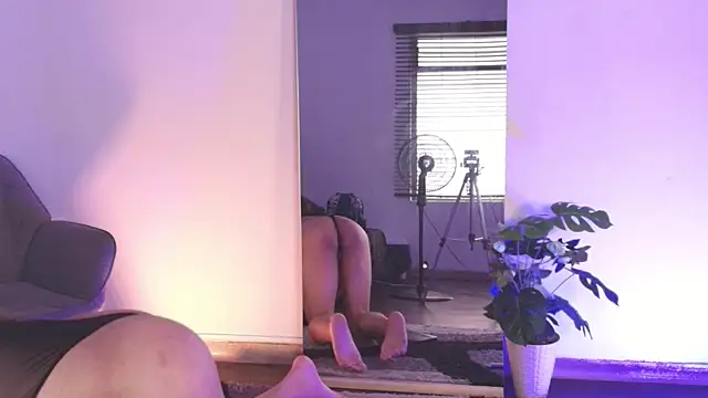 AshleyMonroee   online show from June 21, 2026, 2:08 pm