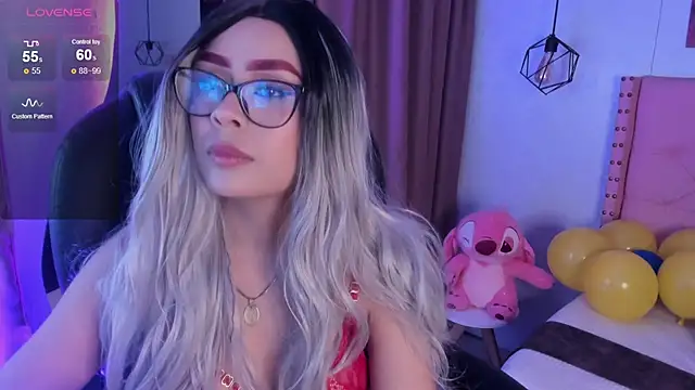 miafox   online show from June 18, 2026, 4:24 am