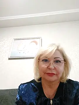 Snapshot of MilaLoveX chatting on June 1, 2026, 2:08 pm MilaLoveX online show from June 1, 2026, 2:08 pm