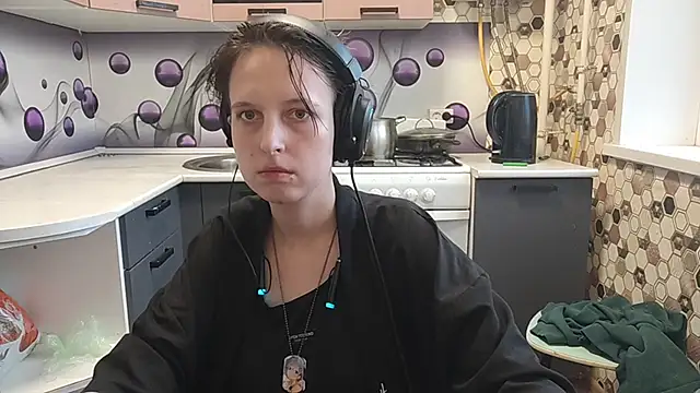 Snapshot of Saranade chatting on June 28, 2026, 4:57 pm Saranade online show from June 28, 2026, 4:57 pm