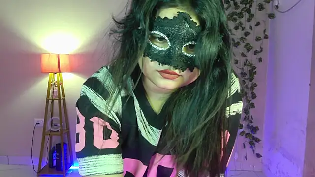 Red Heart  online show from July 28, 2026, 5:34 pm