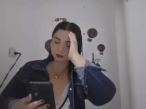Madelyn sonora1992 online show from June 17, 2026, 2:58 am