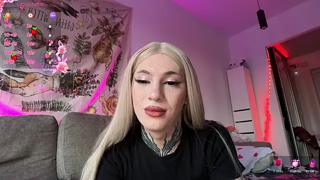 Chloecherry online show from July 19, 2026, 6:22 pm