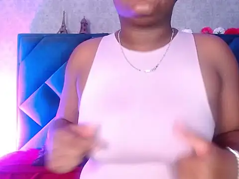 RoxaneMiranda online show from May 30, 2026, 7:11 pm